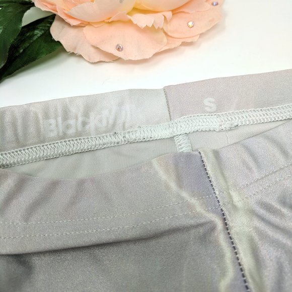 Blackmilk Lightning Leggings - S - Picture 6 of 6